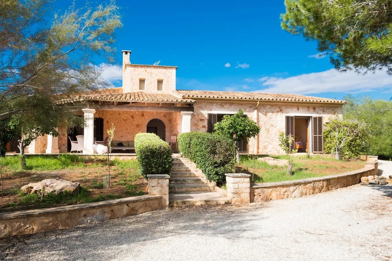 Villas Salinas Family & Friends contacts